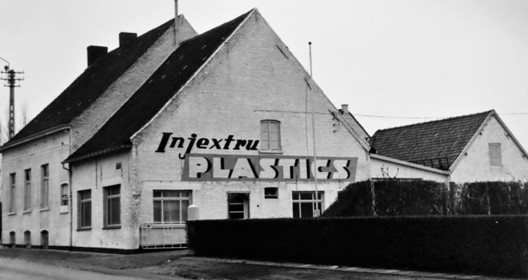 Oud gebouw Injextru Plastics
